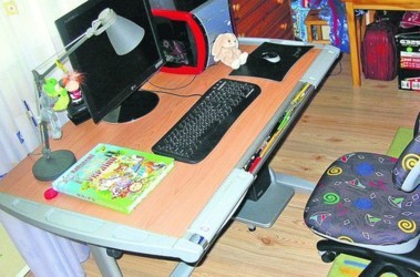 30 серпня 2011, 9:10 Переглядів:   Монітор потрібно розташовувати посередині столу, навпроти дитини