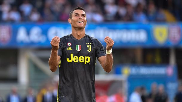 21 серпня 2018, 17:50 Переглядів:   Кріштіану Роналду в матчі проти К'єво у першому турі чемпіонату Італії