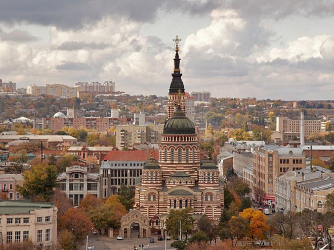 пам'ятки Харкова   Харків - місто, що поєднує в собі глибоке історичне коріння і атмосферу сучасного мегаполісу