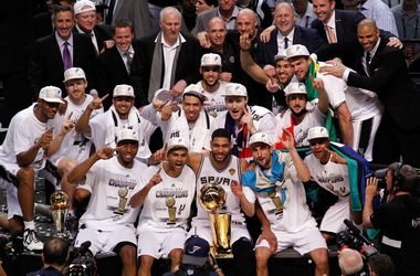 16 червня 2014 року, 9:26 Переглядів:   Сан Антоніо став чемпіоном НБА