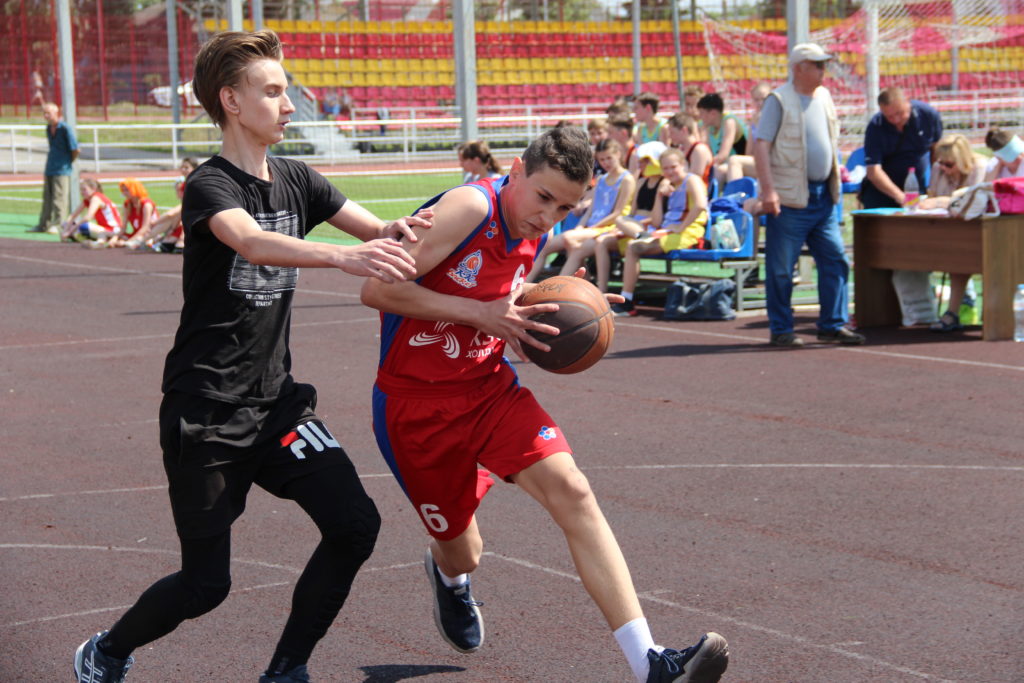 15 травня на відкритому майданчику СК «Борисоглібський» пройшли змагання з вуличного баскетболу (3 х 3), присвячені 321 річниці утворення рідного міста