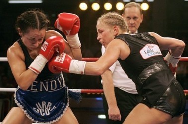 13 вересня 2009, 17:52 Переглядів:   Жіночий бокс включено в програму Олімпійських Ігор