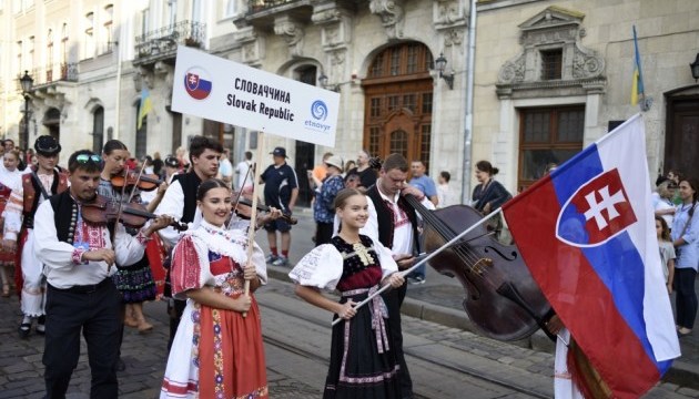 Львів поринув у Етновир - на вулицях і площах міста почалися події щорічного міжнародного фольклорного фестивалю, який залучає до своєї орбіти художні колективи з багатьох країн світу