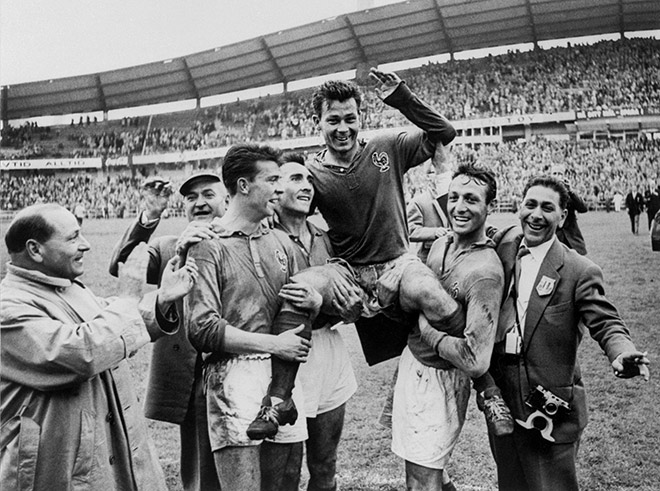 11 червня 80-річний Фонтен отримає «Золоту бутсу» на конгресі ФІФА в Сан-Паулу
