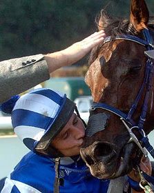 Дірк Фурманн і Маскул (Фото: ЧТК)   Одинадцятирічний кінь Маскул знову виграв кінні змагання Великий Пардубіцкий