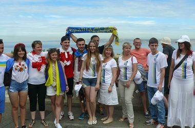 21 червня 2016, 16:43 Переглядів:   Українські та польки фанати в Марселі уживалися дружно