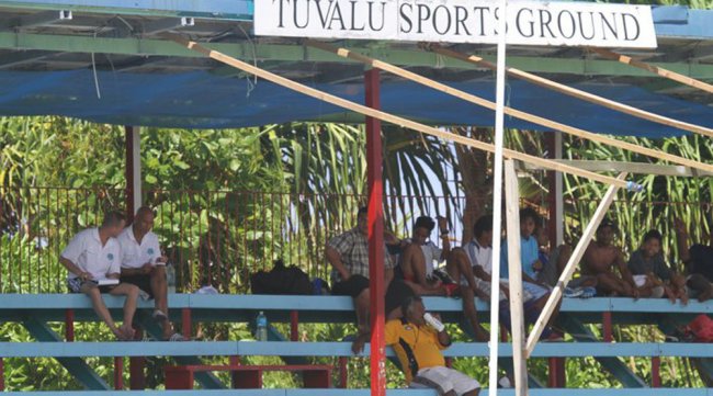 Трибуна єдиного стадіону на островах Тувалу