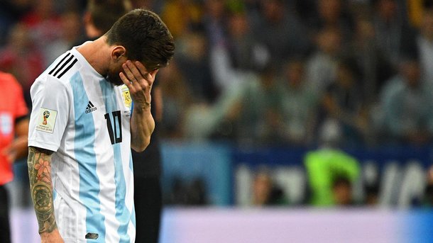24 червня 2018, 14:37 Переглядів:   Фанат Лео Мессі покінчив життя самогубством після гри Аргентина - Хорватія - 0: 3