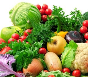 Половину добового раціону (звичайно, з урахуванням перекусів) слід відвести свіжим овочам і фруктам