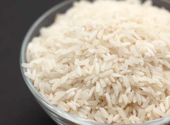Харчування, яке включає здорові білки і жири, може уповільнити вплив рису на рівень цукру в крові