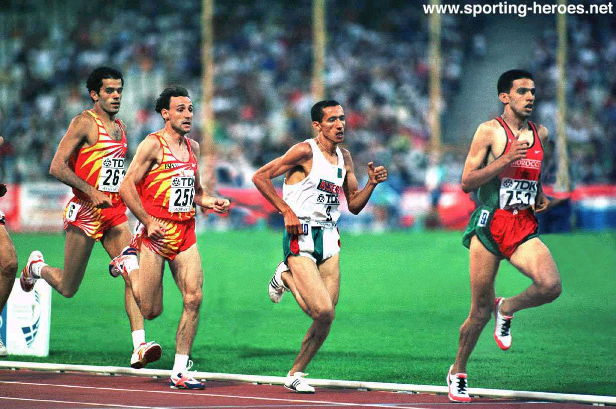 Біг на 1500 метрів у чоловіків, яким присвячений черговий рейтинг блогу Навколо спорту   , Присутній на Олімпійських іграх з самого заснування і до наших днів і за цей час дана дисципліна встигла обрости видатними спортсменами і легендарними суперництва