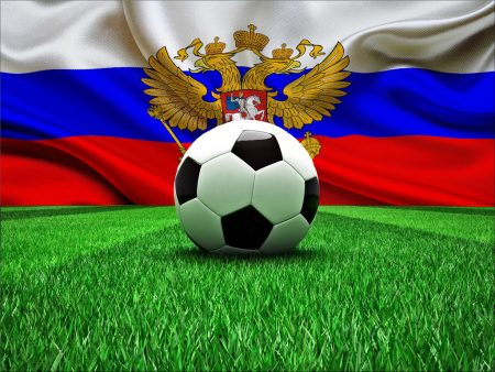 Висока зарплата футболістів у Росії давно стала предметом заздрості рядових громадян, вимушених працювати за скромну винагороду